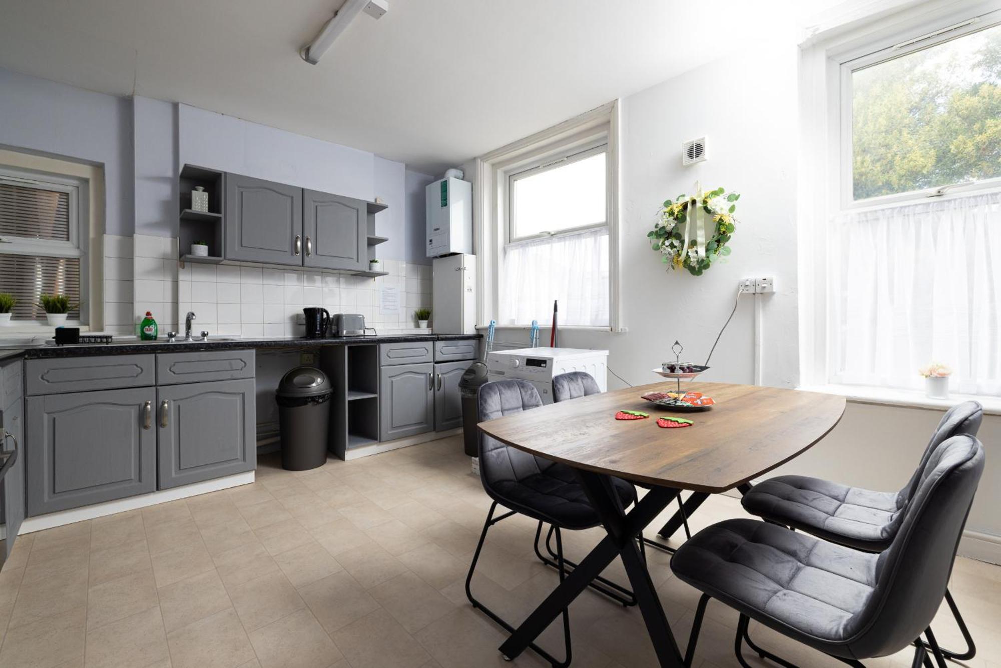 Charmstay Shepherds Bush London Exterior photo